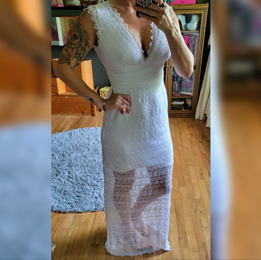 Bebe White Lace Dress size 6